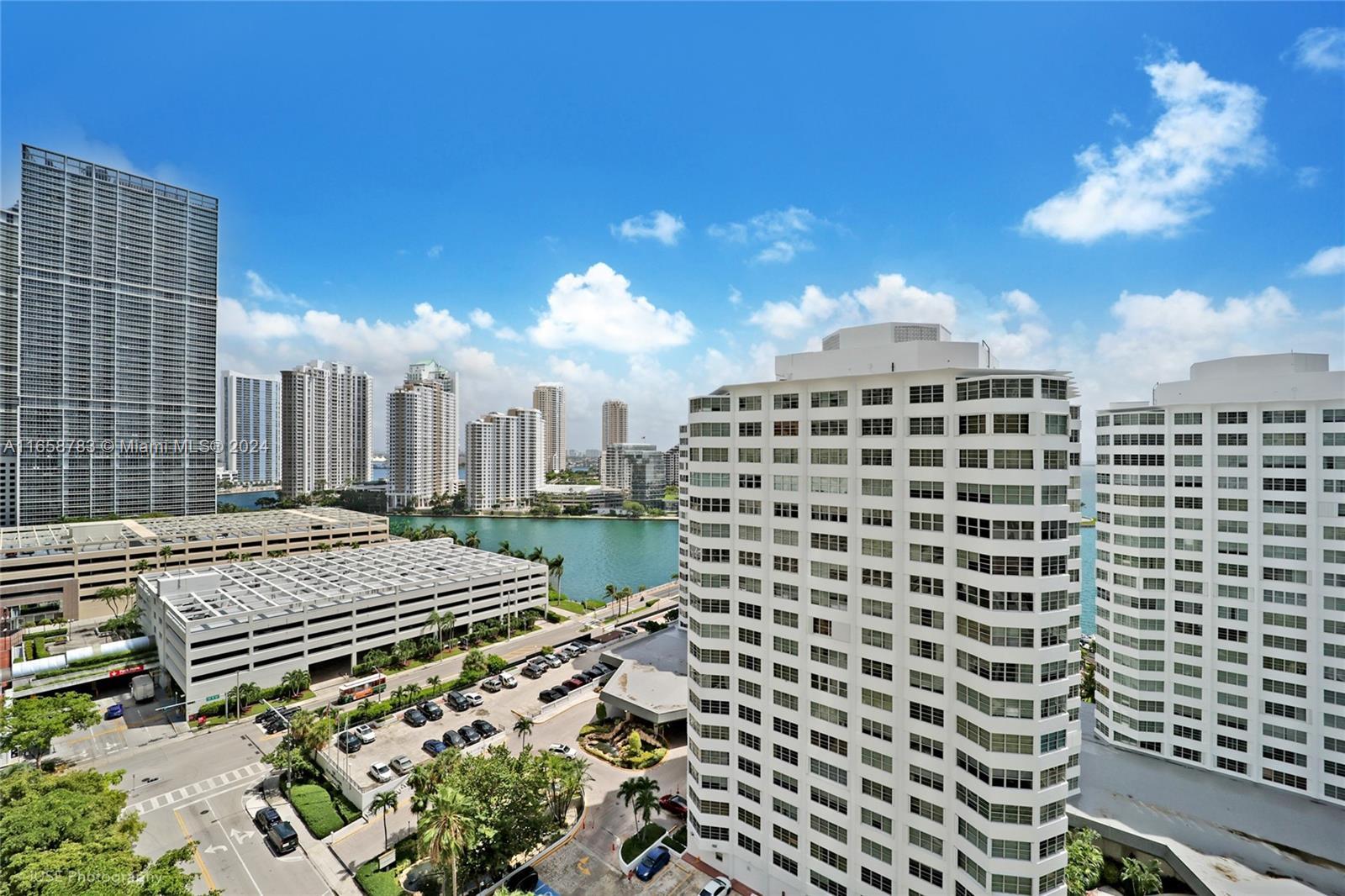 Photo of Plaza on Brickell - 950 Tower Unit 1611